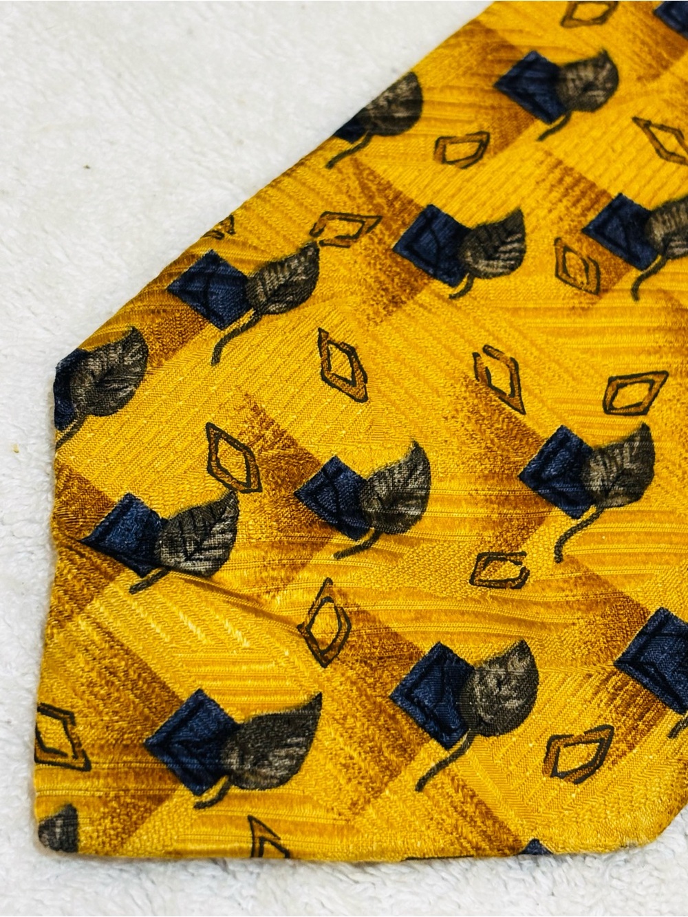 Brand New Stylish Tie By Robert Talbott